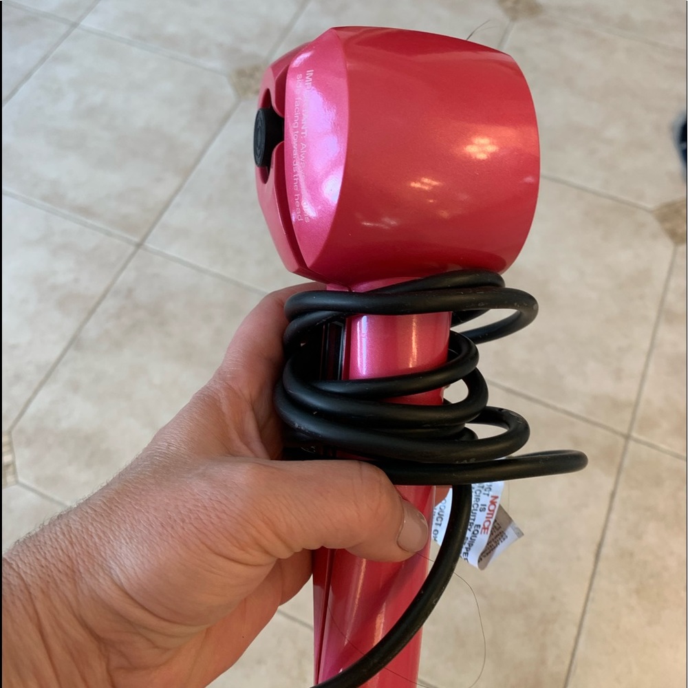 Spiral curling iron